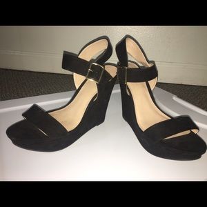 BLACK DRESS WEDGES